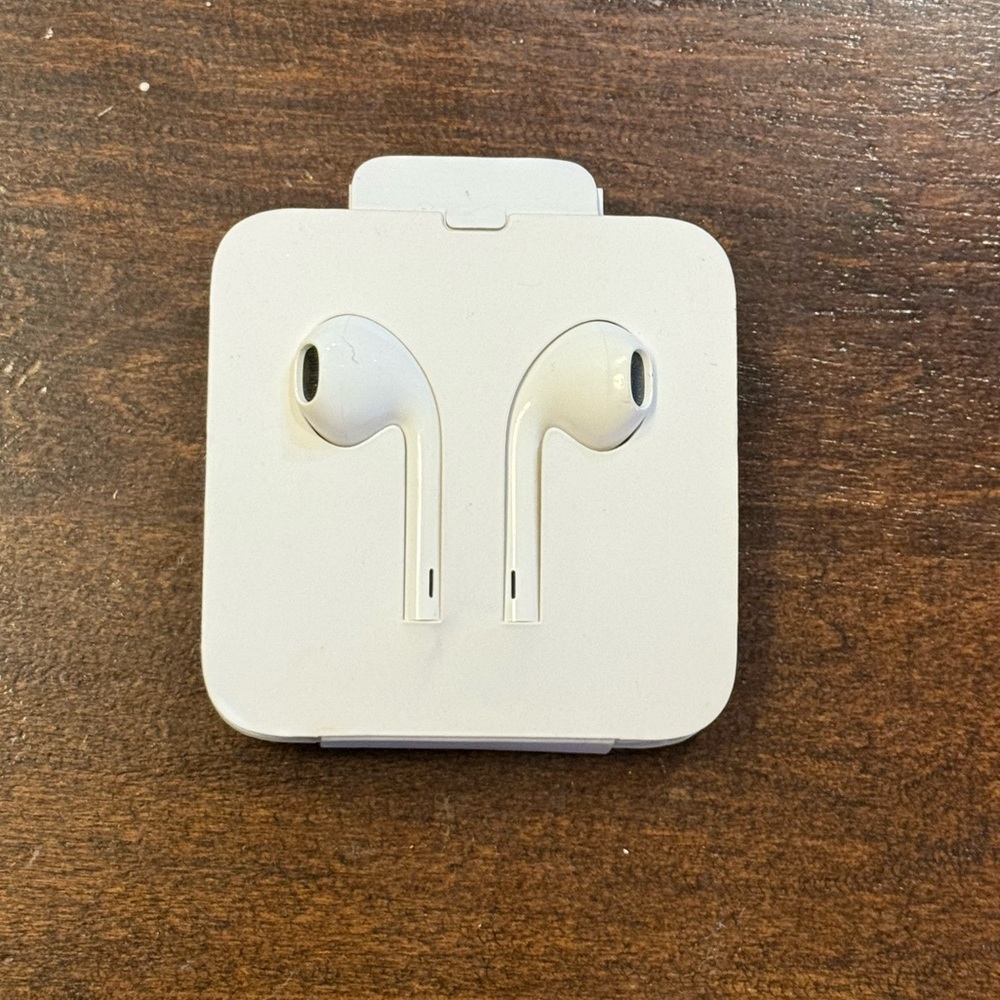 Apple iPhone Corded Headphones - White Earbuds